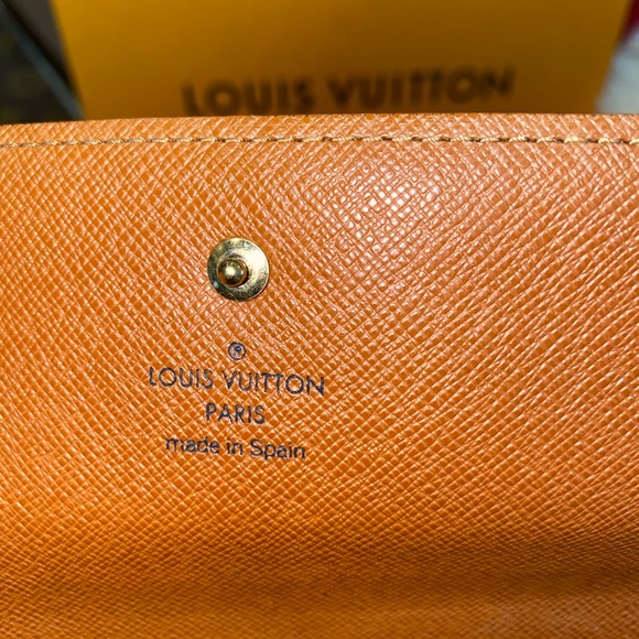 Louis Vuitton wallet large size - Picture 6 of 12